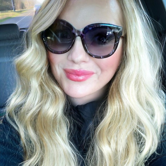 Meet your Posher, Sylvia - Picture 3 of 12